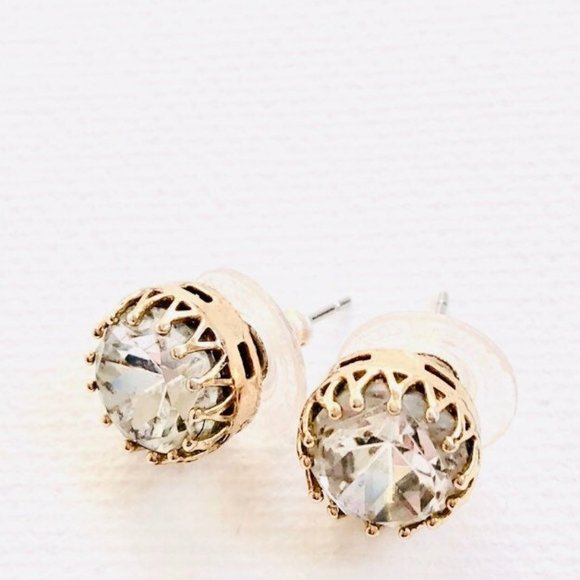 :: S&D Sparkling Crystal Nancy Stud Earrings - Picture 2 of 8